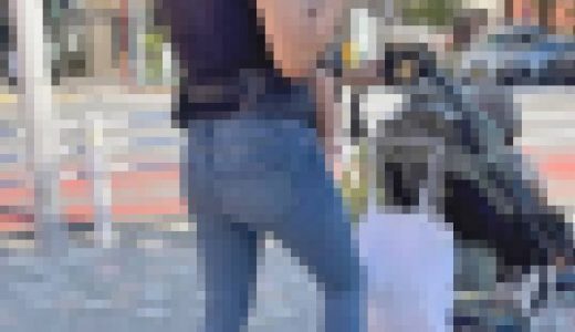 柔らかくてズッシリした安産型のデカ尻をスケベにムニュらせて男とチ〇ポを喰らう！ 下品な超Sクラス 子連れママ編