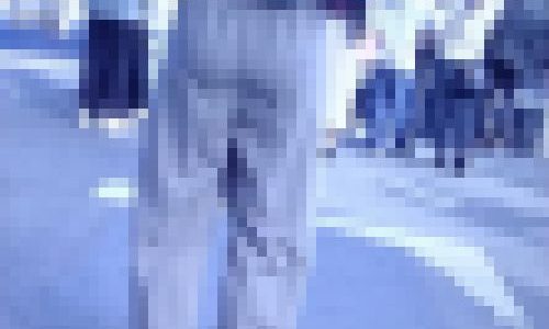 超ドデカヒップの清楚系の美女がピタパン履いて爆尻モッコリさせて歩いてるよ