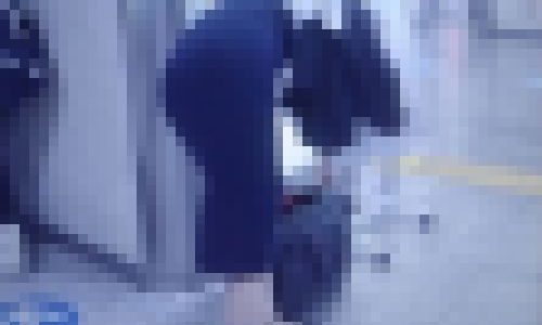 出張勤務でピタピタタイトスカートスーツを着た美人OLのしぐさがエロい