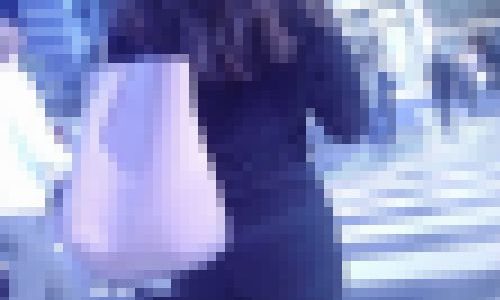超美人OLが昼休みに歩いてるよ