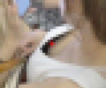 munech187 セクシー過ぎる衣装を直しても乳首が丸見えに