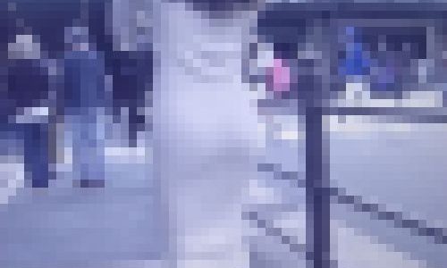 超絶に色っぽい極上美女が白いタイトワンピ着てエロ尻モッコリさせて歩いてるよ