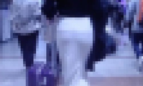 出張帰りの清楚美人OLが肉尻ラインが出るほどのピタピタタイトスカート履いて歩いてるよ