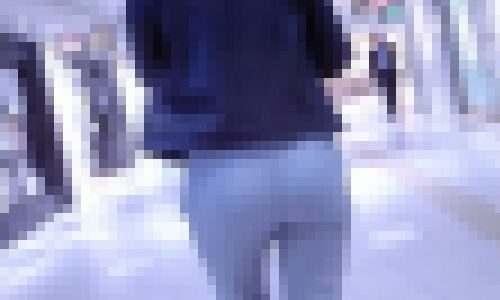 超美人アパレル店員がピタパン履いて美巨尻パンパンにして歩いてるよ