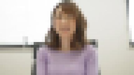 童顔の36歳人妻が他人棒で激しく突かれ体をビクつかせて喘ぎまくる