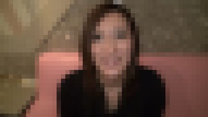 スレンダー美乳の23歳エステティシャンが膣奥を激しく突かれ快感に顔を歪ませ絶頂