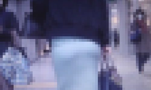 超激エロタイトスカート履いた極上美女が猥褻な美尻肉ムニュムニュさせて歩いてるよ