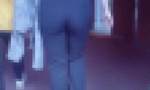 超激カワ美●女が超密着型スキニーパンツ履いて美爆尻モッコリワレメクッキリさせて歩いてるよ