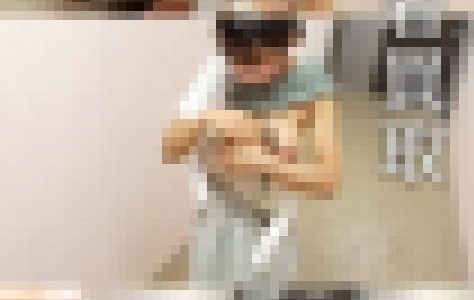 【下着上下セット買取】野外で半裸状態に！なんでもYESという女子大生の純白パンティを捲りお触り交渉【剛毛/パンツ】