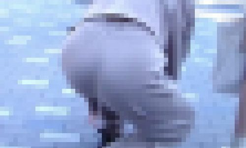 激カワ美人お姉さんがスウェットパンツ履いてとんでもなくイヤらしい美巨尻肉の食い込み見せつけてくれてるよ