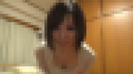 スレンダー美巨乳の23歳パティシエが巨根で突かれ気持ち良すぎておかしくなりそうになる