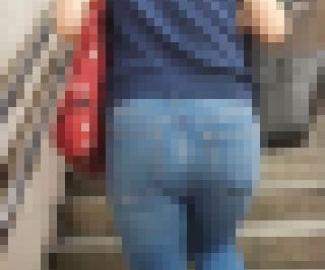 《尻神》イヤラしい腰つき熟女ムチケツデニム
