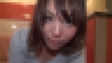 アパレル店員をしている24歳の綺麗なお姉さんがM心を刺激されアソコをビショ濡れにして喘ぎまくる