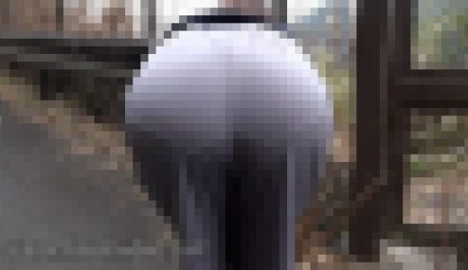 透けパンツ野外露出散歩　ズボンから下着が見えるf812