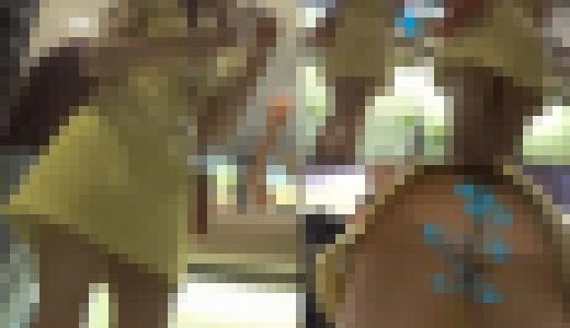 【盗撮】レジ待ちしているところ狙ってミニスカお姉さんを逆さ撮りしたら衝撃のTバックだった！！！