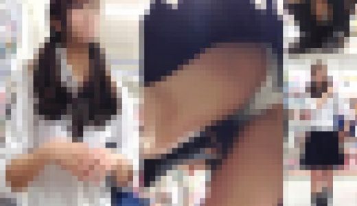 しきりに食込みパンツを直す様子が卑猥な制服女子のパンチラ盗撮動画