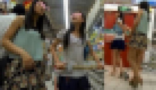 【カワイイ系美女を発見！】二人まとめて盗撮！！