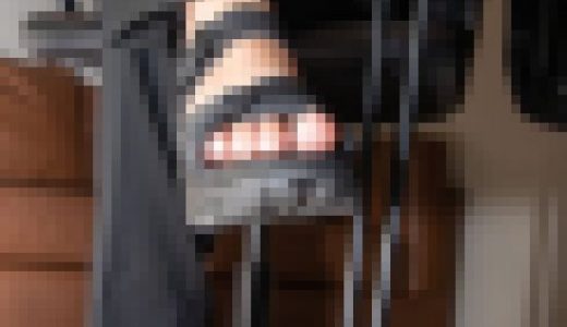 夜勤明けのボーイ役女性の足の裏