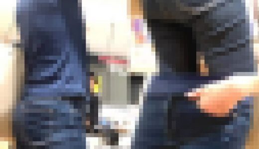知的で上品な奥様のピチピチ紺スキニーは最高です!!【街中風景071】