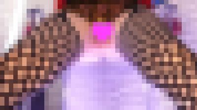 【ローアングル】マイクロミニでパンチラ尻ちらハイレグTバック