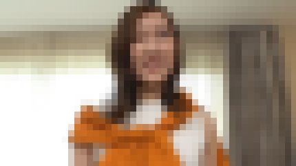 長身スレンダーな33歳の人妻が奥まで激しくピストンされ絶頂しまくる
