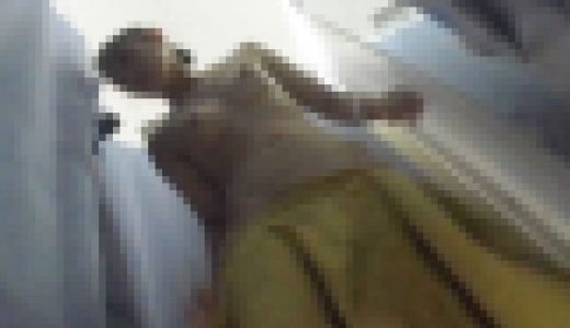 カワイイJDの乳首ポロン二連発 in 試着室
