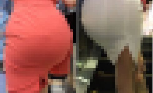 「パーティードレス姿のモデル達(2名)」