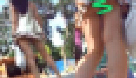 【股下ギリギリミニスカートで男を誘惑するお姉さんを逆さ撮り！】