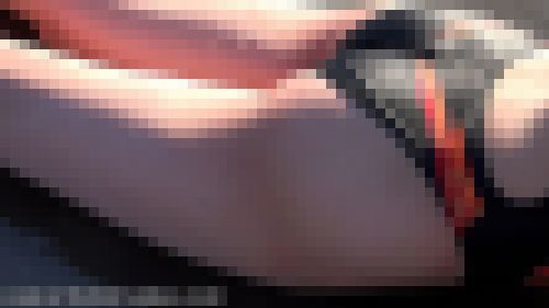 寒がりフェチ動画　海で競泳水着の女子が震えながら泳ぐf865