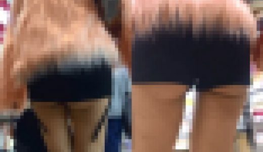 ショートパンツでハミ尻が魅力な美女⑤