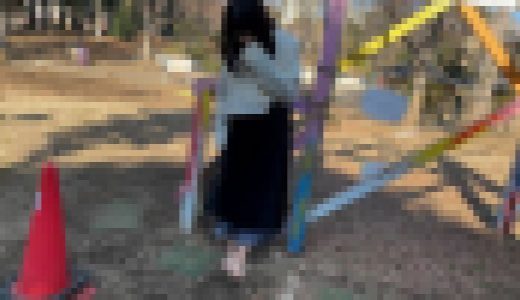 【完全裸足】第44弾！裸足で冬の公園を歩く女性