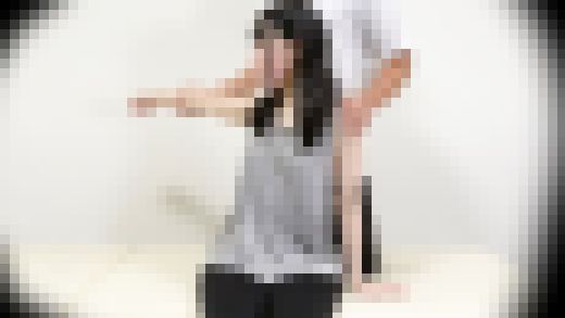 【20％OFF/前後編セット】低身長童顔女子にセクハラ全裸ストレッチ♡パイパンまんこ丸見えで美乳揉みしだくϖ