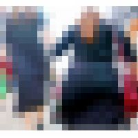 No.215デカ尻＆太もものボリュームが凄くてスカートが無理やりタイト仕様に仕上がっているお姉さん